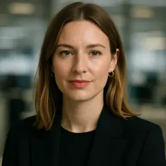 Headshot of Zoe Bennett