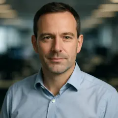 Headshot of Ethan Carlisle